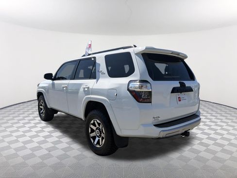 Certified 2022 Toyota 4Runner TRD Off-Road Premium w/ Moonroof Package AWD/4WD image 15