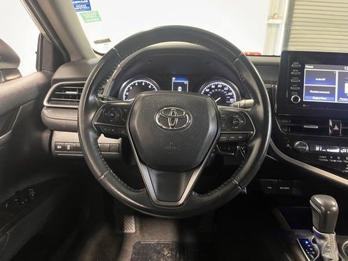 Used 2022 Toyota Camry SE image 21