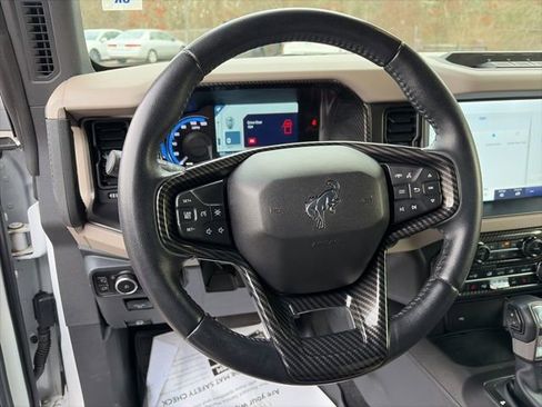 Used 2023 Ford Bronco Wildtrak image 19