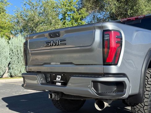 Used 2024 GMC Sierra 2500 AT4 w/ AT4 Premium Plus Package AWD/4WD image 15