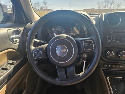 Used 2016 Jeep Patriot Latitude image 14