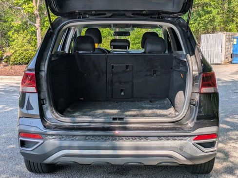 Used 2022 Volkswagen Taos SE AWD/4WD image 6