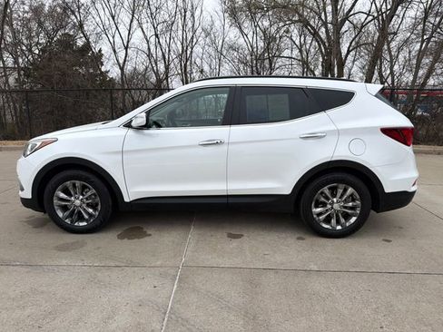 Used 2017 Hyundai Santa Fe Sport 2.0T image 2