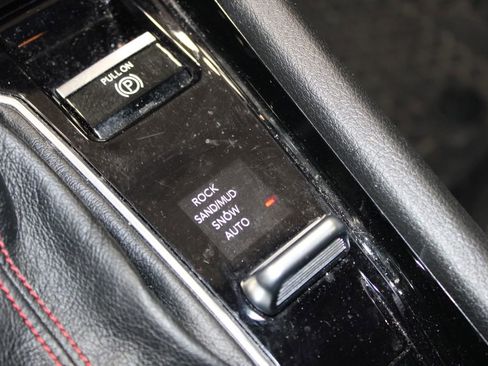 Used 2025 Jeep Compass Trailhawk image 31