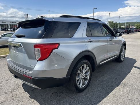 Used 2023 Ford Explorer XLT w/ Equipment Group 202A AWD/4WD image 15
