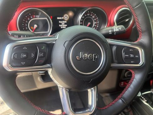 Used 2022 Jeep Gladiator Rubicon w/ Cold Weather Group AWD/4WD image 14