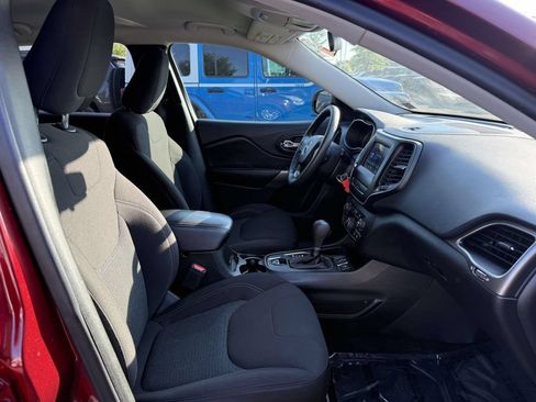 Used 2019 Jeep Cherokee Latitude w/ Popular Appearance Group FWD image 14