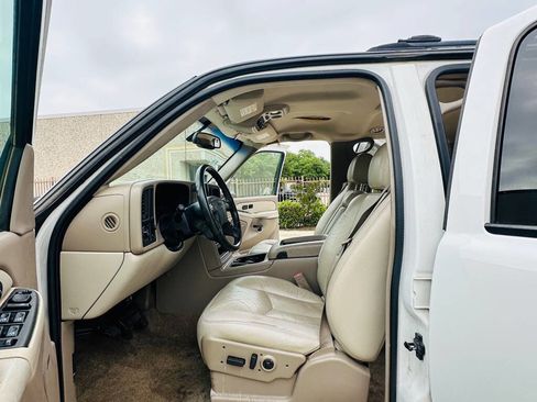 Used 2003 GMC Yukon XL SLT w/ 1SD Preferred Equipment Group RWD image 12