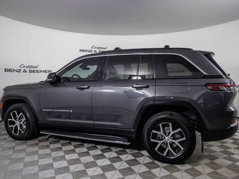 Used 2025 Jeep Grand Cherokee Limited w/ Trailer Tow Package AWD/4WD image 9
