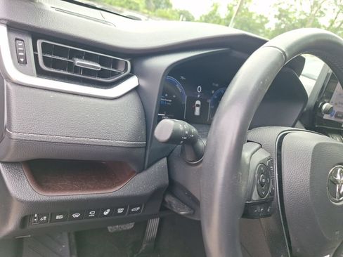 Used 2024 Toyota RAV4 Limited w/ Advanced Technology Package AWD/4WD image 18