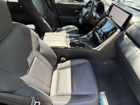 Used 2022 Lexus LX 600 4WD w/ Accessory Package (Z1) image 43