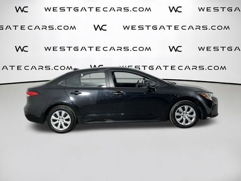 Used 2022 Toyota Corolla LE image 40