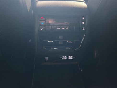 Used 2022 Jeep Grand Cherokee L Limited image 25