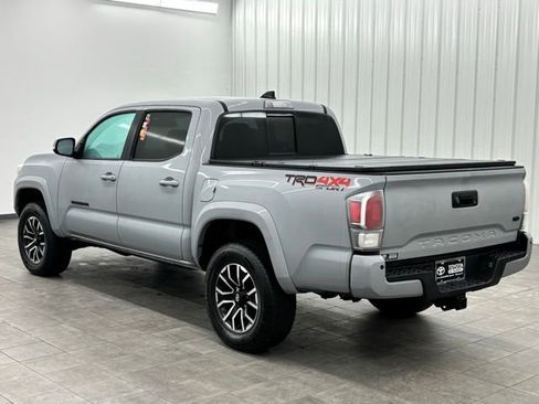 Used 2020 Toyota Tacoma TRD Sport w/ TRD Premium Sport Package image 4