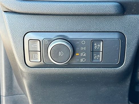 Used 2020 Ford Escape Titanium image 10