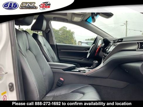 Used 2018 Toyota Camry XSE image 15