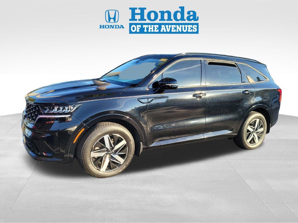 Used 2022 Kia Sorento EX w/ Panoramic Sunroof Package FWD image 3