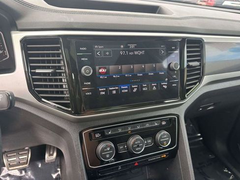 Used 2023 Volkswagen Atlas Cross Sport SEL R-Line image 32