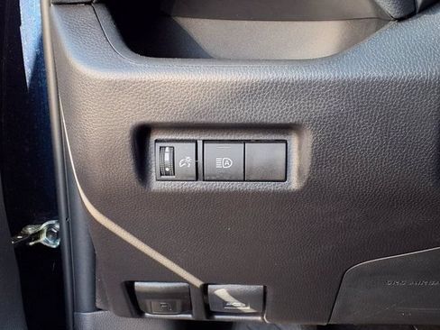Used 2025 Toyota RAV4 XLE AWD/4WD image 18