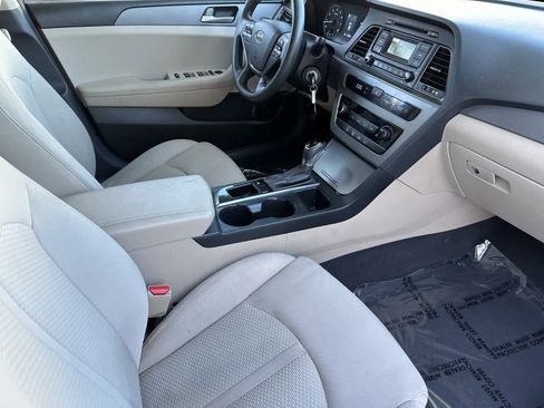 Used 2017 Hyundai Sonata SE image 15