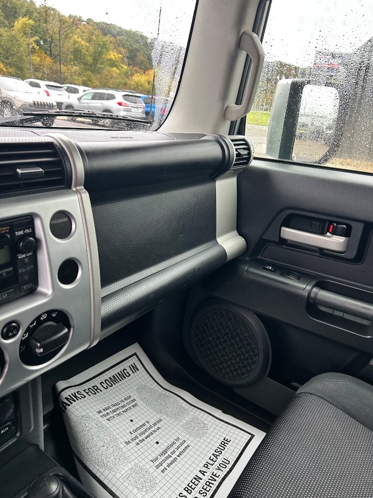 Used 2007 Toyota FJ Cruiser 4WD image 10