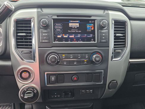 Used 2019 Nissan Titan SV AWD/4WD image 21