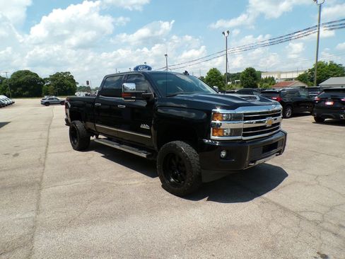 Used 2019 Chevrolet Silverado 2500 High Country w/ Duramax Plus Package AWD/4WD image 1
