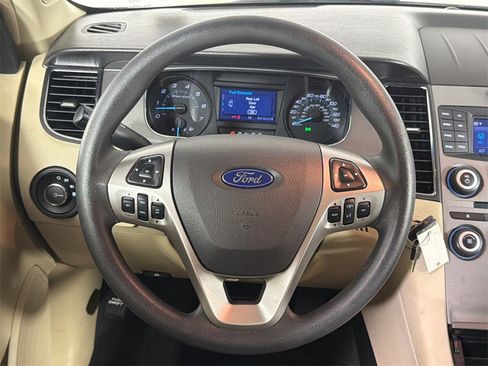 Used 2017 Ford Taurus SE image 23