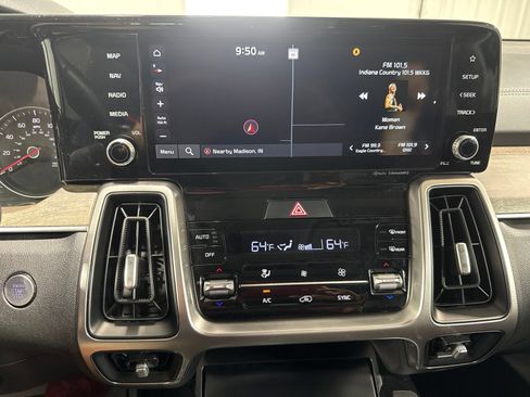 Used 2023 Kia Sorento S w/ Panoramic Sunroof Package AWD/4WD image 32