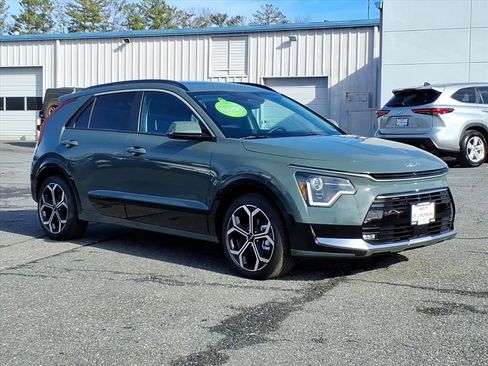 New 2025 Kia Niro EX Touring image 1