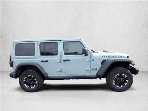 Used 2024 Jeep Wrangler Unlimited Rubicon 4xe w/ Capability Package AWD/4WD image 13