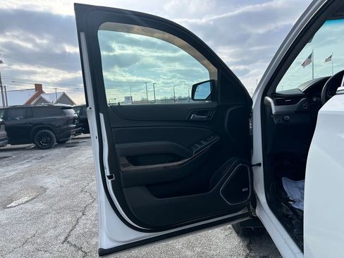 Used 2019 Chevrolet Suburban LT image 23