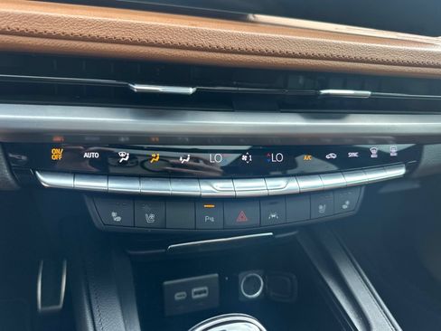 Used 2025 Cadillac XT4 Sport w/ LPO, Onyx Lite Package FWD image 28