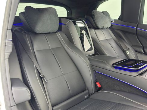 Used 2023 Mercedes-Benz Maybach GLS 600 4MATIC image 52