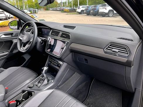 Used 2023 Volkswagen Tiguan SE R-Line AWD/4WD image 14