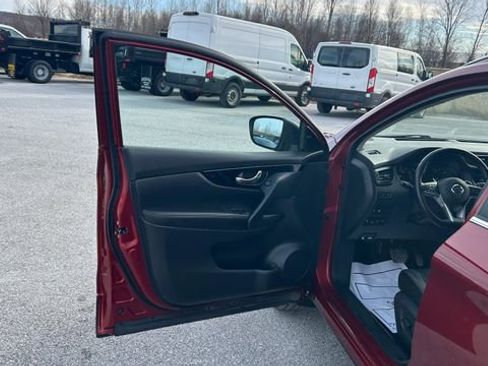 Used 2022 Nissan Rogue Sport SL image 12