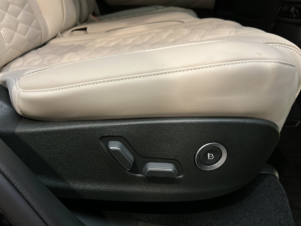 Certified 2026 Genesis GV80 3.5T AWD/4WD image 23