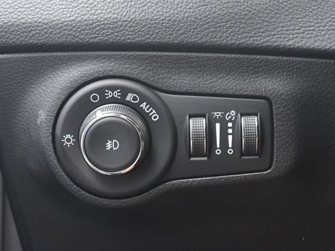 Used 2019 Jeep Compass Trailhawk w/ Leather Interior Group AWD/4WD image 24