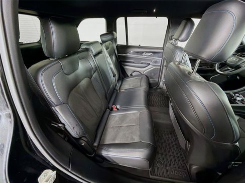 Used 2023 Jeep Grand Cherokee Trailhawk w/ Luxury Tech Group III AWD/4WD image 28