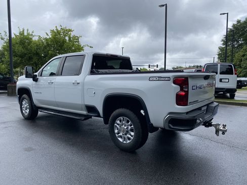 Used 2021 Chevrolet Silverado 2500 LT w/ Convenience Package AWD/4WD image 7