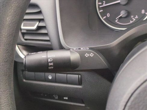 Used 2024 Nissan Rogue SV image 15