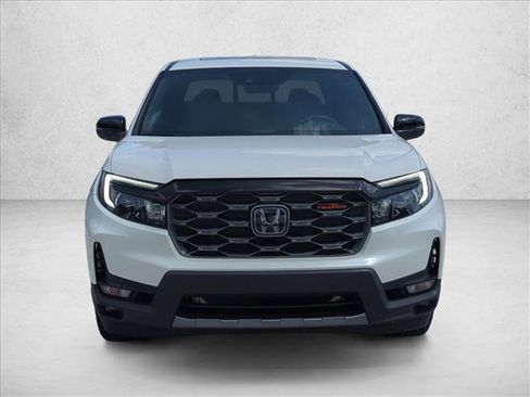 Used 2025 Honda Ridgeline TrailSport image 2