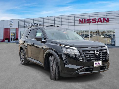 New 2026 Nissan Pathfinder SV image 5