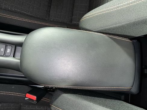 Used 2025 Honda HR-V Sport image 22