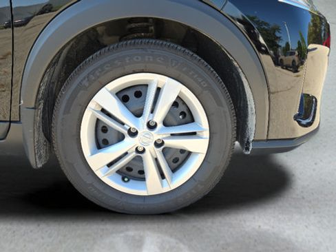 Certified 2025 Nissan Kicks Play S FWD image 19