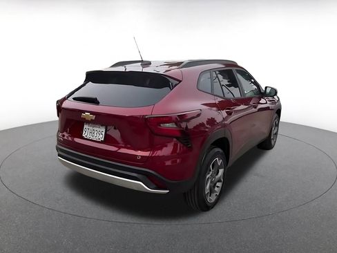 Used 2025 Chevrolet Trax LT image 14