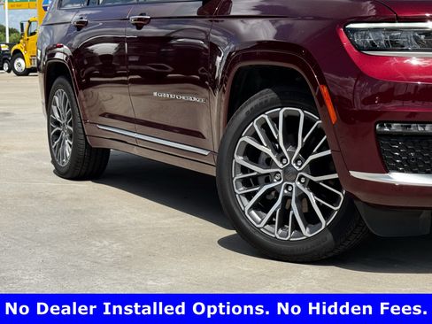Used 2025 Jeep Grand Cherokee L Summit AWD/4WD image 3