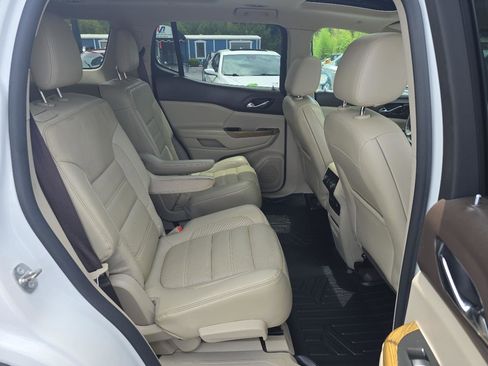 Used 2017 GMC Acadia Denali w/ Technology Package FWD image 14