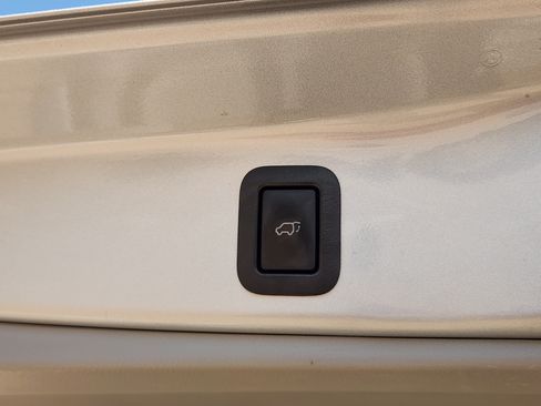 Used 2017 Toyota Highlander XLE AWD/4WD image 39