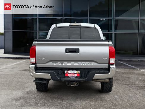 Used 2017 Toyota Tacoma SR5 w/ Tow Package AWD/4WD image 10